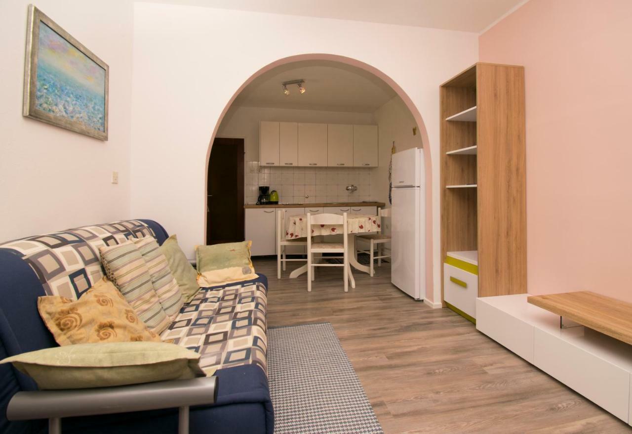 One Bedroom Apartment Near The Kamenjak Park In Prematura Premantura Exteriör bild