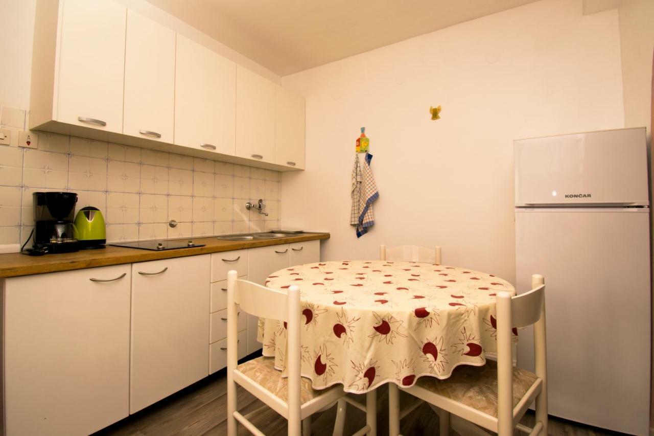 One Bedroom Apartment Near The Kamenjak Park In Prematura Premantura Exteriör bild