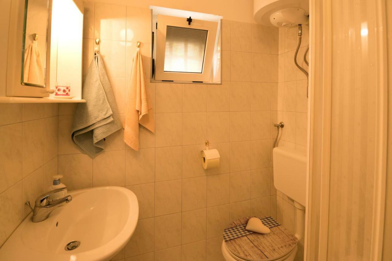 One Bedroom Apartment Near The Kamenjak Park In Prematura Premantura Exteriör bild