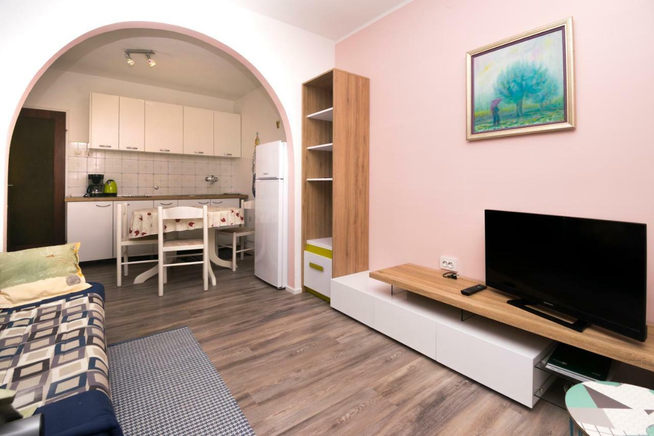 One Bedroom Apartment Near The Kamenjak Park In Prematura Premantura Exteriör bild
